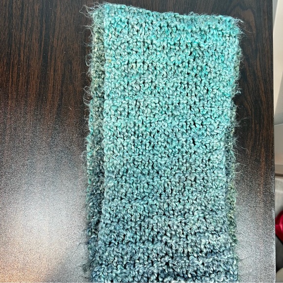 Handmade scarf - blue to teal to green colors - Picture 3 of 5